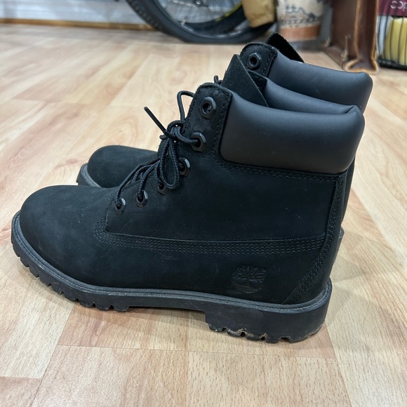 Timberland Boots - Picture 3 of 4